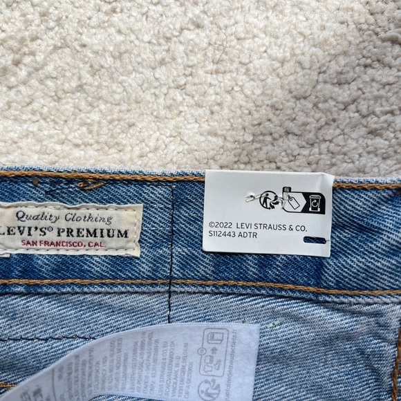 Levi's 501 Urban Ripped Destroyed Women High-Rise Jean Denim Shorts 6” Inseam 26 - Picture 5 of 13